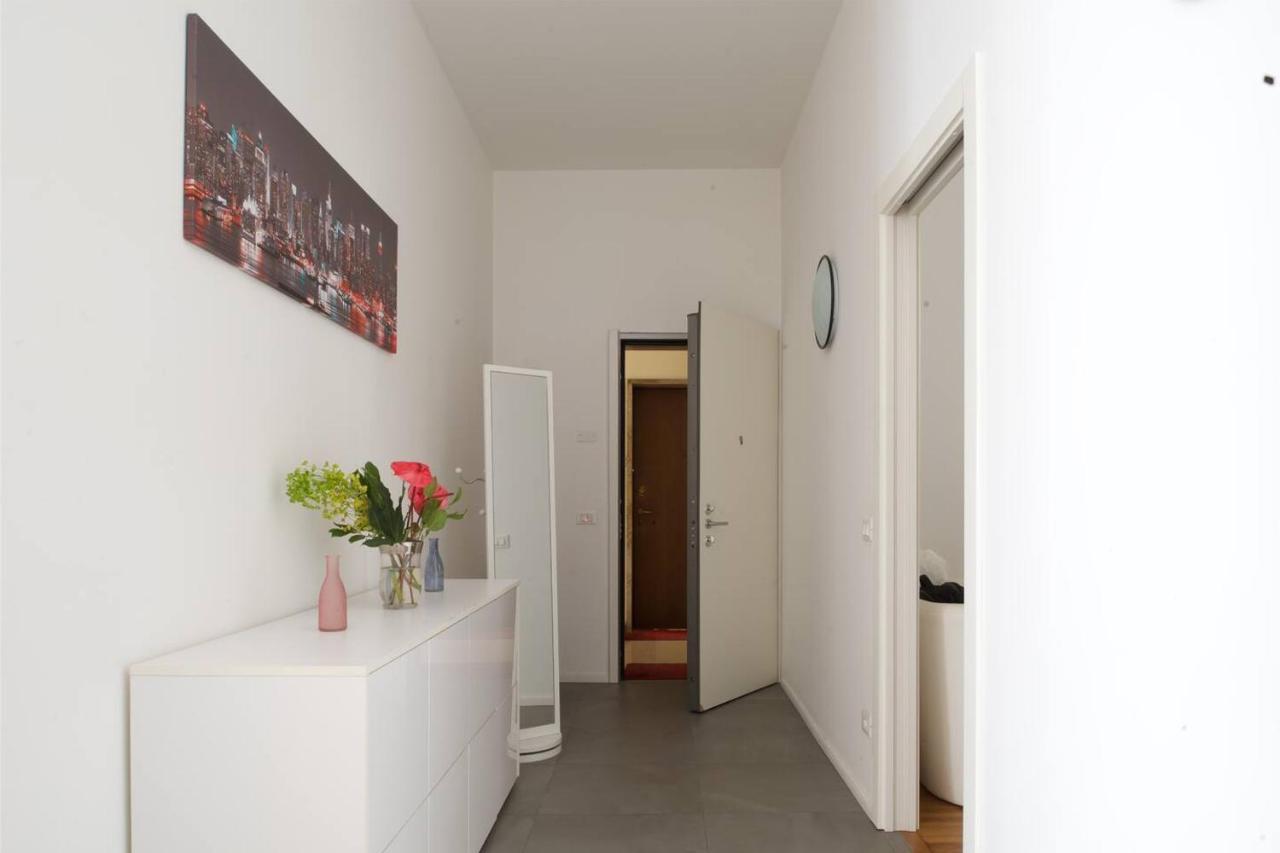 3 Bedrooms Apartment Milan Exterior photo
