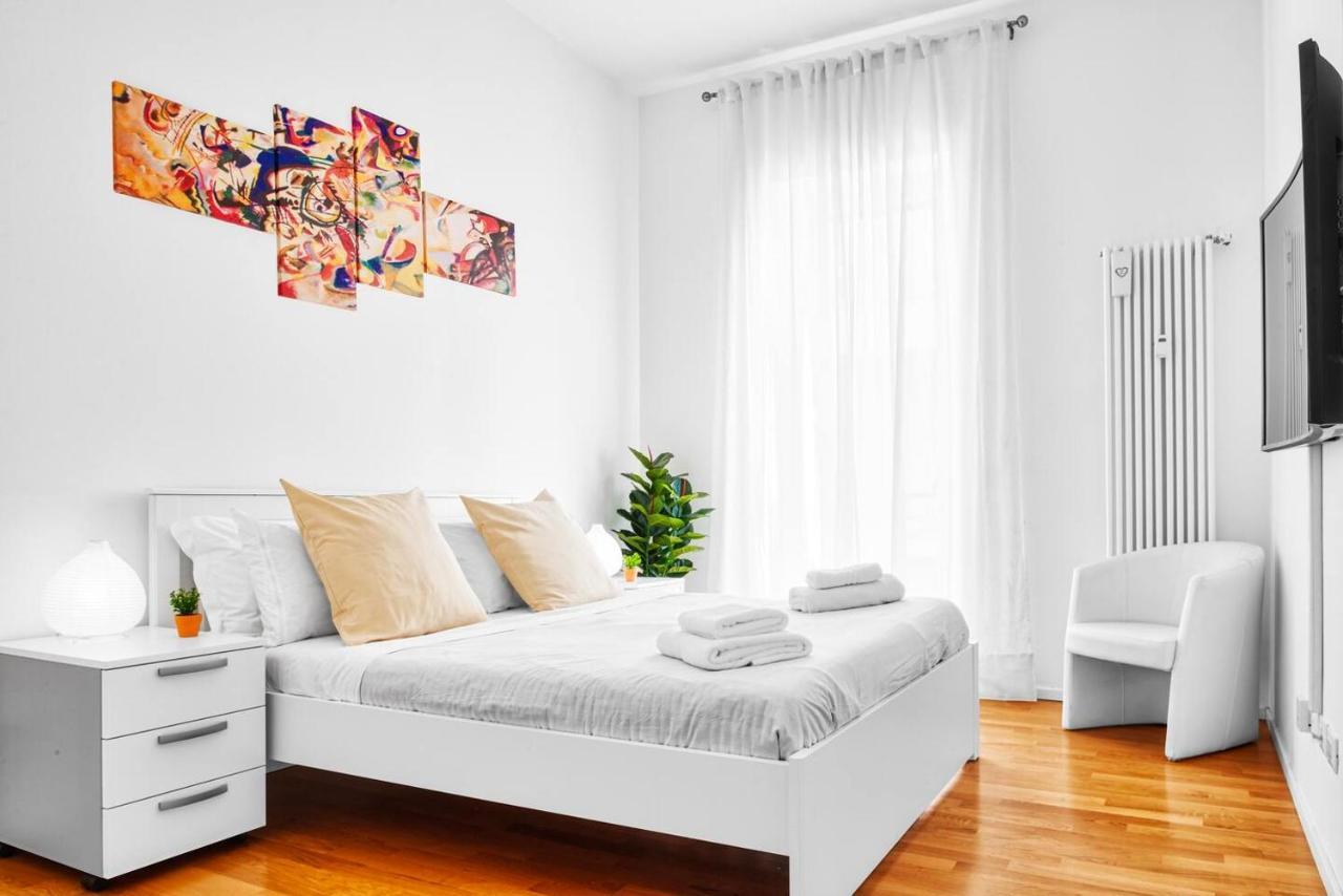 3 Bedrooms Apartment Milan Exterior photo
